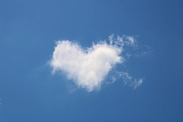 Cloud Heart Love Romance Romantic  - Kranich17 / Pixabay