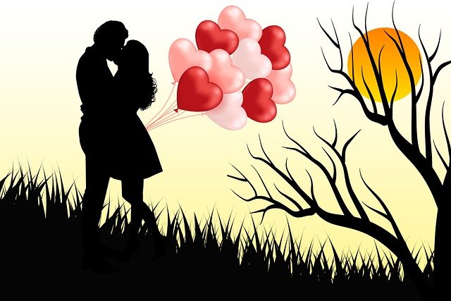Couple Kiss Silhouette Love  - susan-lu4esm / Pixabay