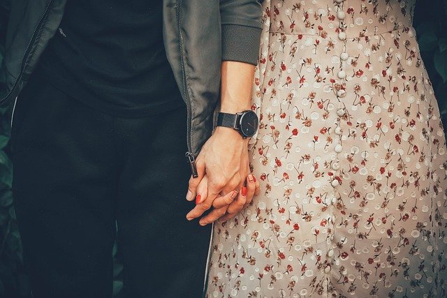 Couple Love Holding Hands Hands  - HiepHiepPhoto / Pixabay
