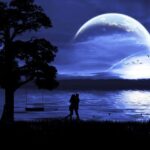Couple Silhouette Moonlight Park  - DesignND / Pixabay