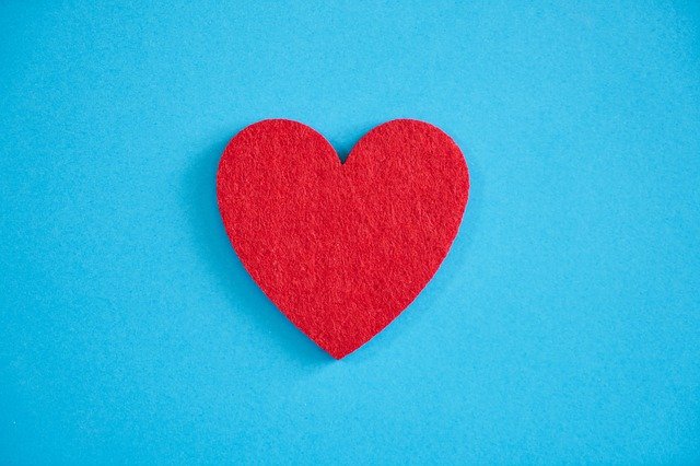 Heart Figure Love Romance Romantic  - Engin_Akyurt / Pixabay