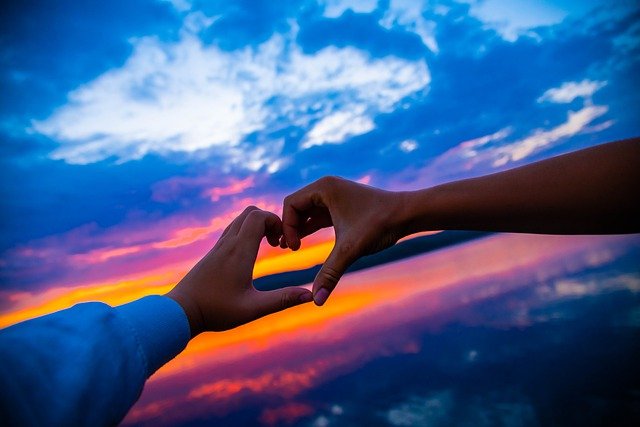 Heart Love Sunrise Sunset Dawn  - fleglsebastian7 / Pixabay