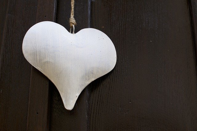 Heart Shape Ornament Metal  - MarlonTrottmann / Pixabay