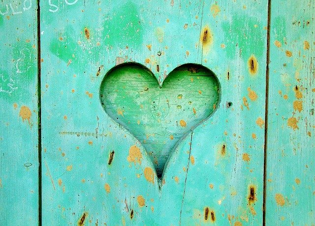 Heart Wood Love Wooden Old  - chezbeate / Pixabay
