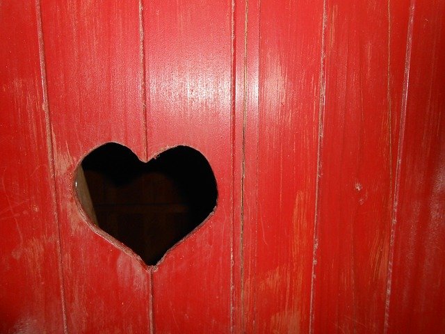 Heart Wood Red Love Romantic  - xavalox / Pixabay
