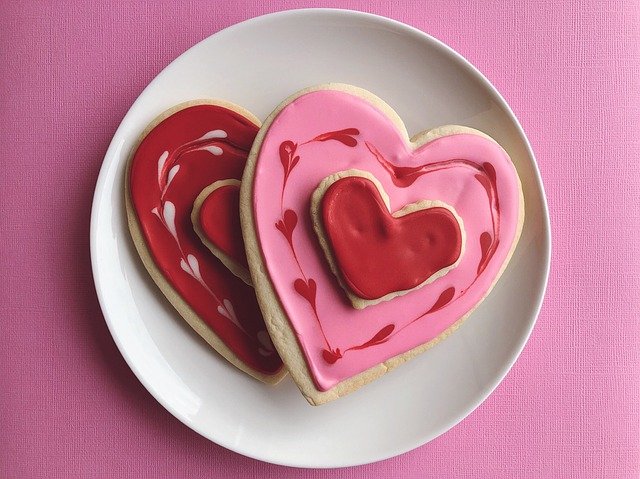 Love Hearts Cookies Valentine  - Wokandapix / Pixabay