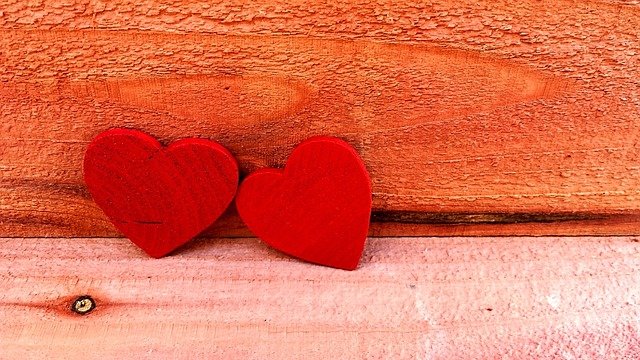 Two Red Hearts Love Symbol  - DWilliam / Pixabay