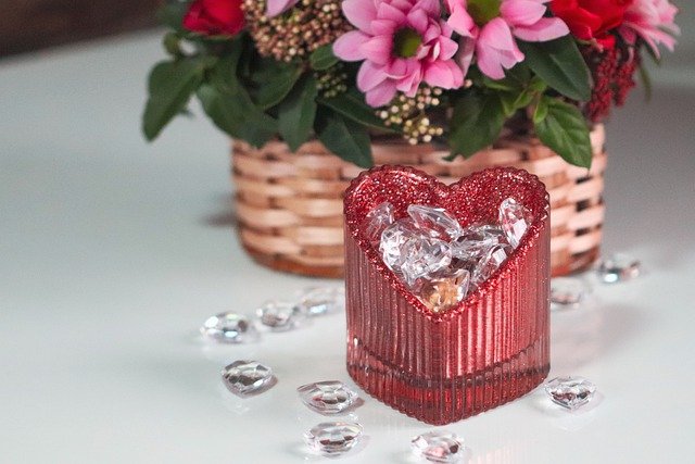 Valentine S Day Red Heart Flowers  - HVesna / Pixabay